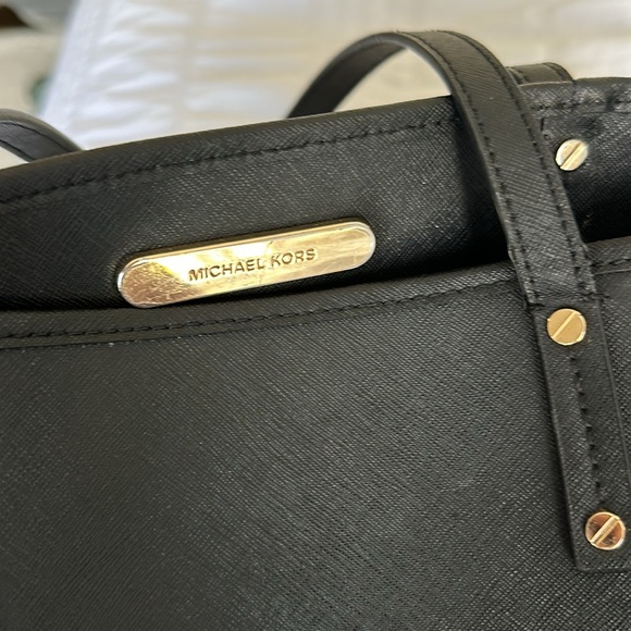 Michael Kors purse - Picture 8 of 9